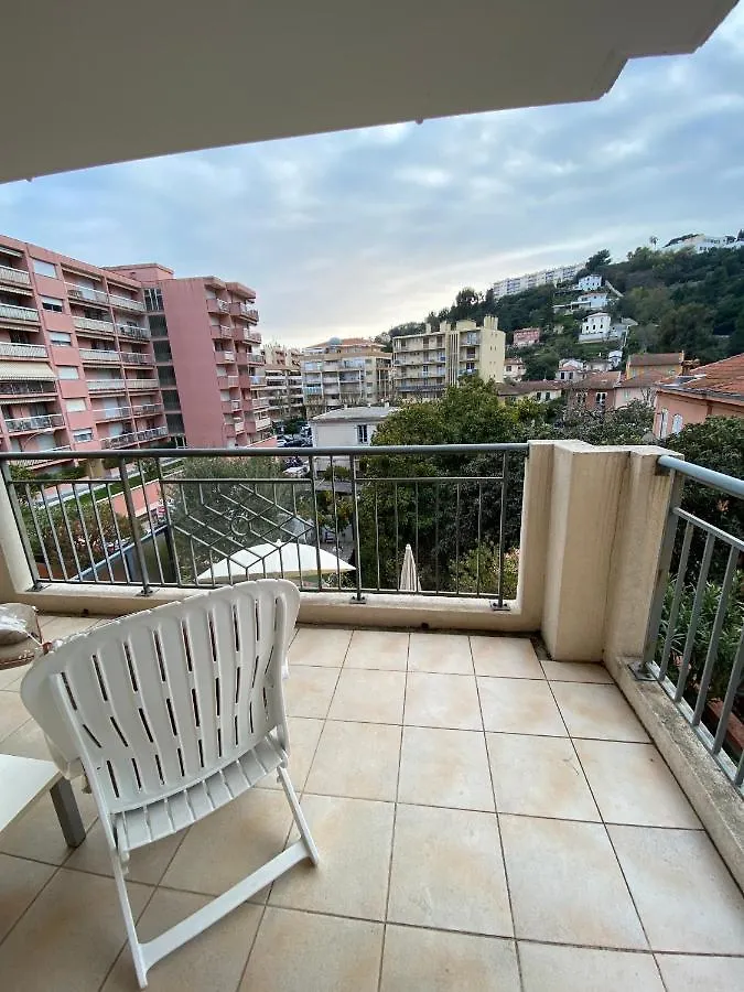Beau 3 P. Parfaitement Situe Et Place De Parking A Disposition Menton